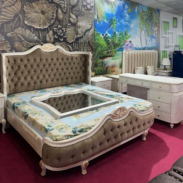 Crescent Quest King size Bed Set